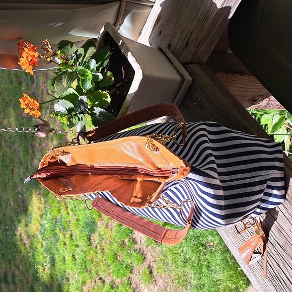 NEW Beach Bag or Shoulder Bag. Screams ☀️ Summer - Picture 6 of 7